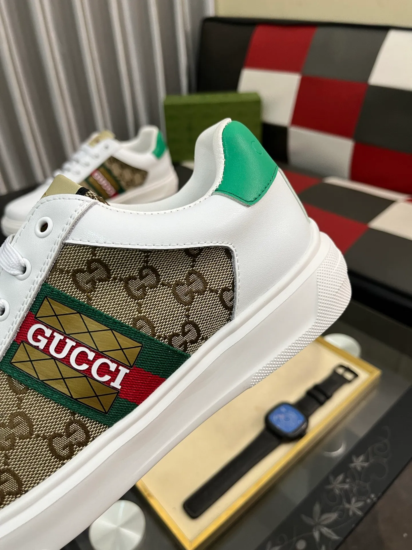 Men's shoes 💰420⌚️⌚️ [Gucci·Gucci] Original quality. ~ Unique modern style sneakers. 🏃A must-have casual shoe for trendy men😍😍 Original brand imported from Italy, imported original leather, sheep lining (refuses to discolor and grind feet) Sole: Original sole provided by the original factory, French lazy style design ⚠️Fit to the feet, original quality, super comfortable original sole. Code number: 38-442️⃣Colors available
